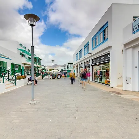 Sara Daire Playa Blanca